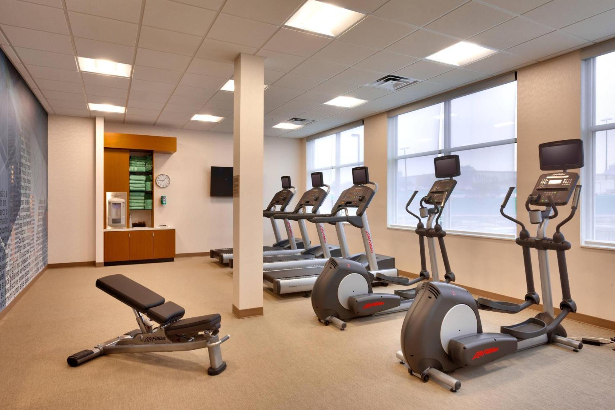 Springhill Suites By Marriott Коралвил Екстериор снимка