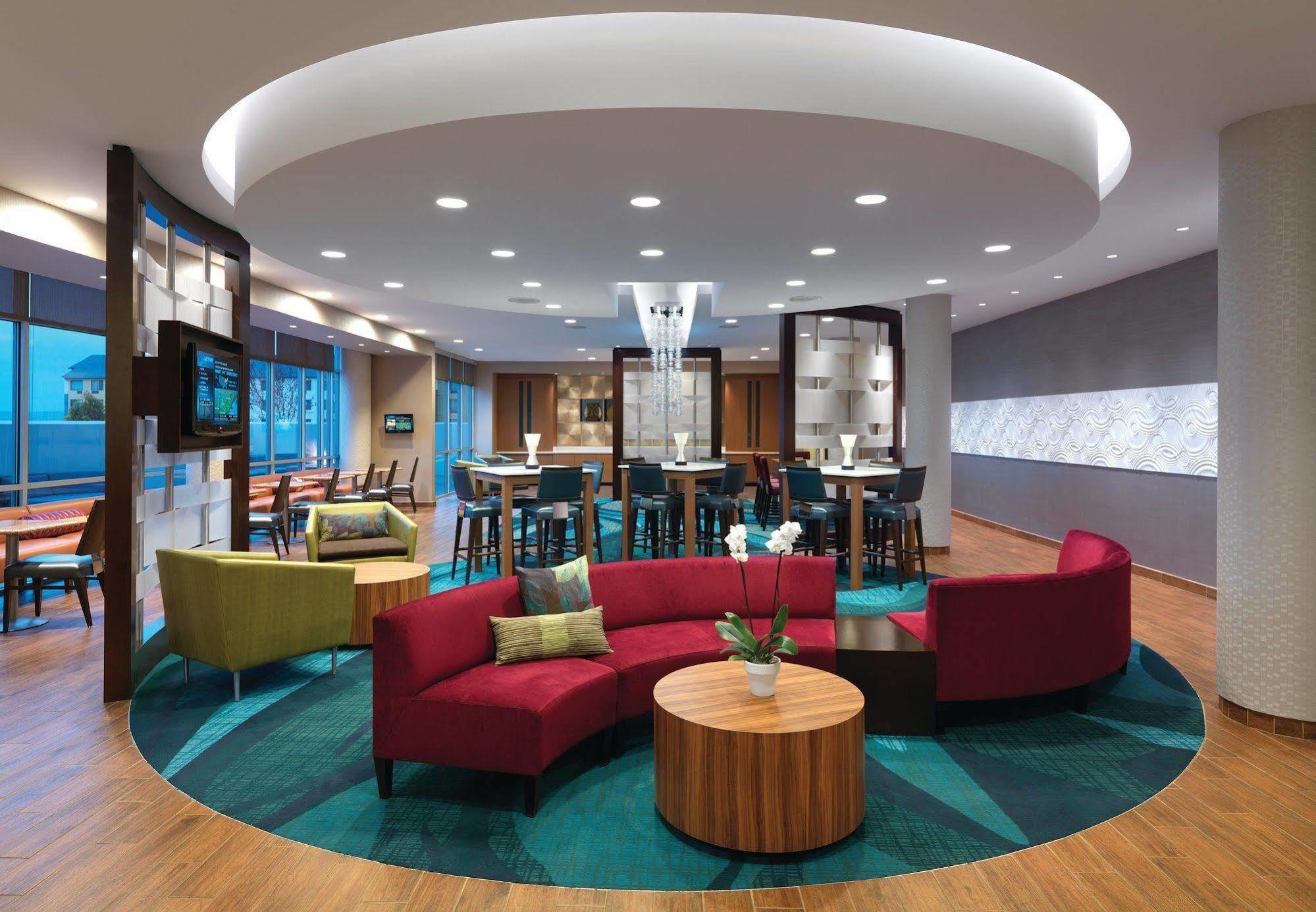 Springhill Suites By Marriott Коралвил Екстериор снимка