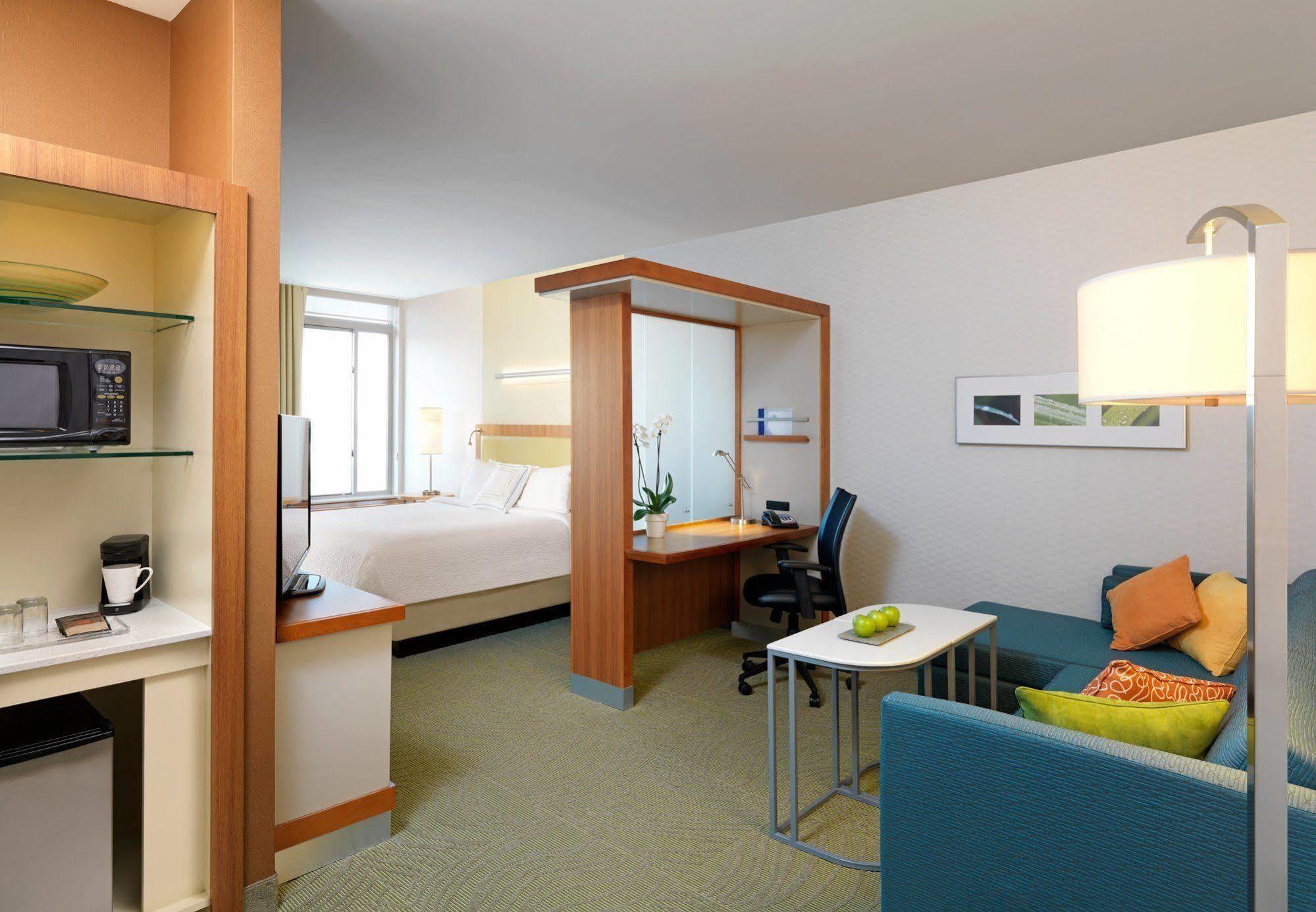 Springhill Suites By Marriott Коралвил Екстериор снимка