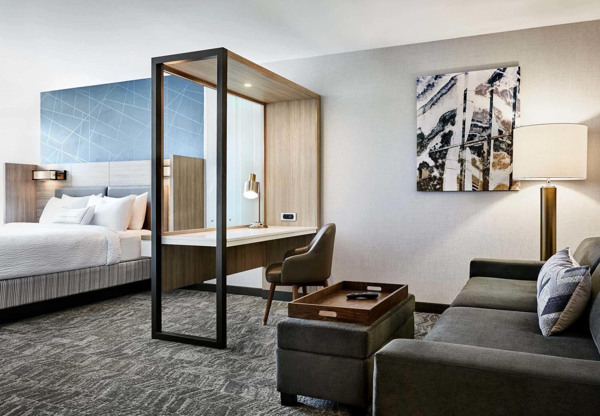 Springhill Suites By Marriott Коралвил Екстериор снимка