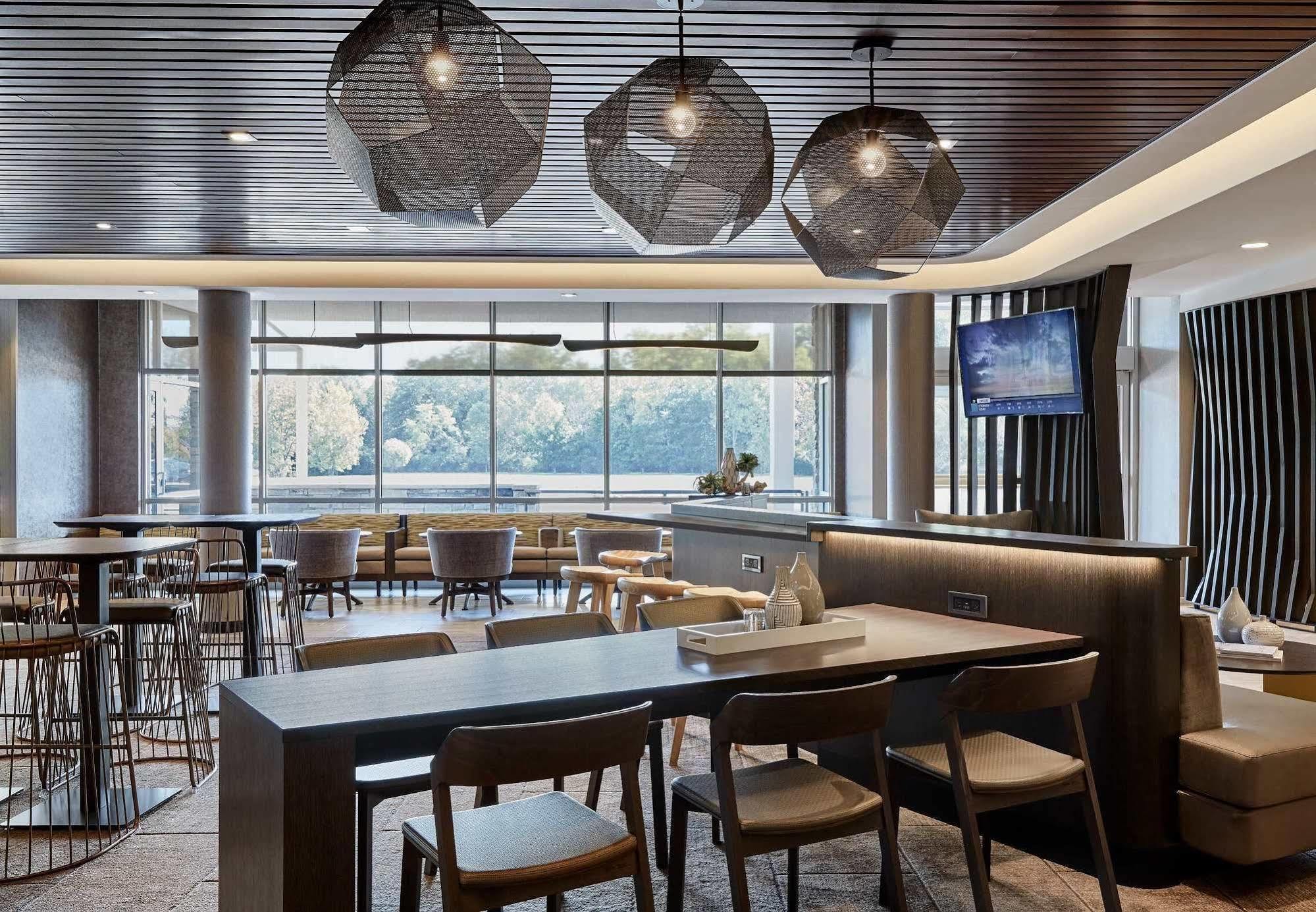 Springhill Suites By Marriott Коралвил Екстериор снимка